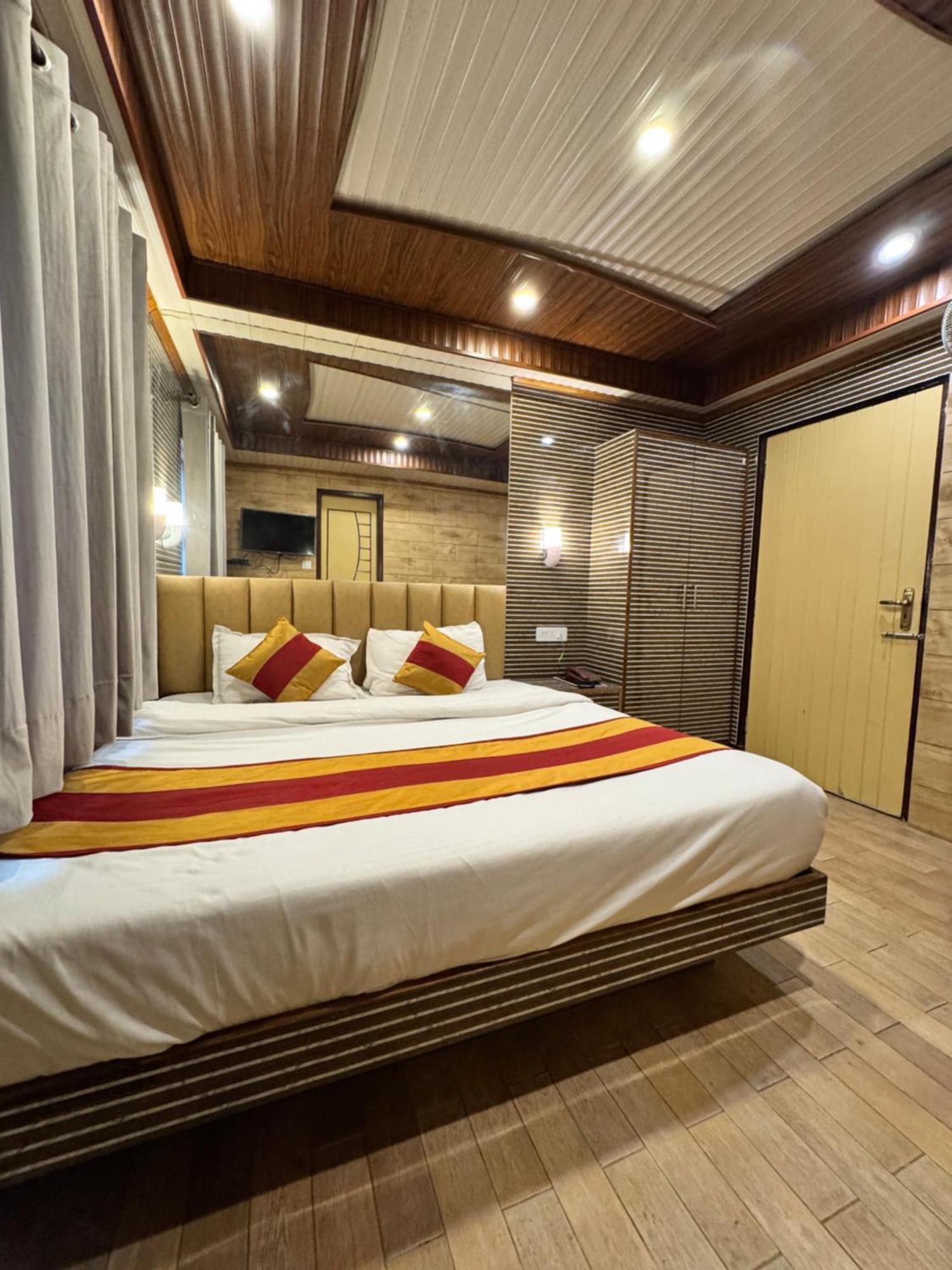 Victory Hotel And Restaurant By Gs Hospitality Shimla Eksteriør billede
