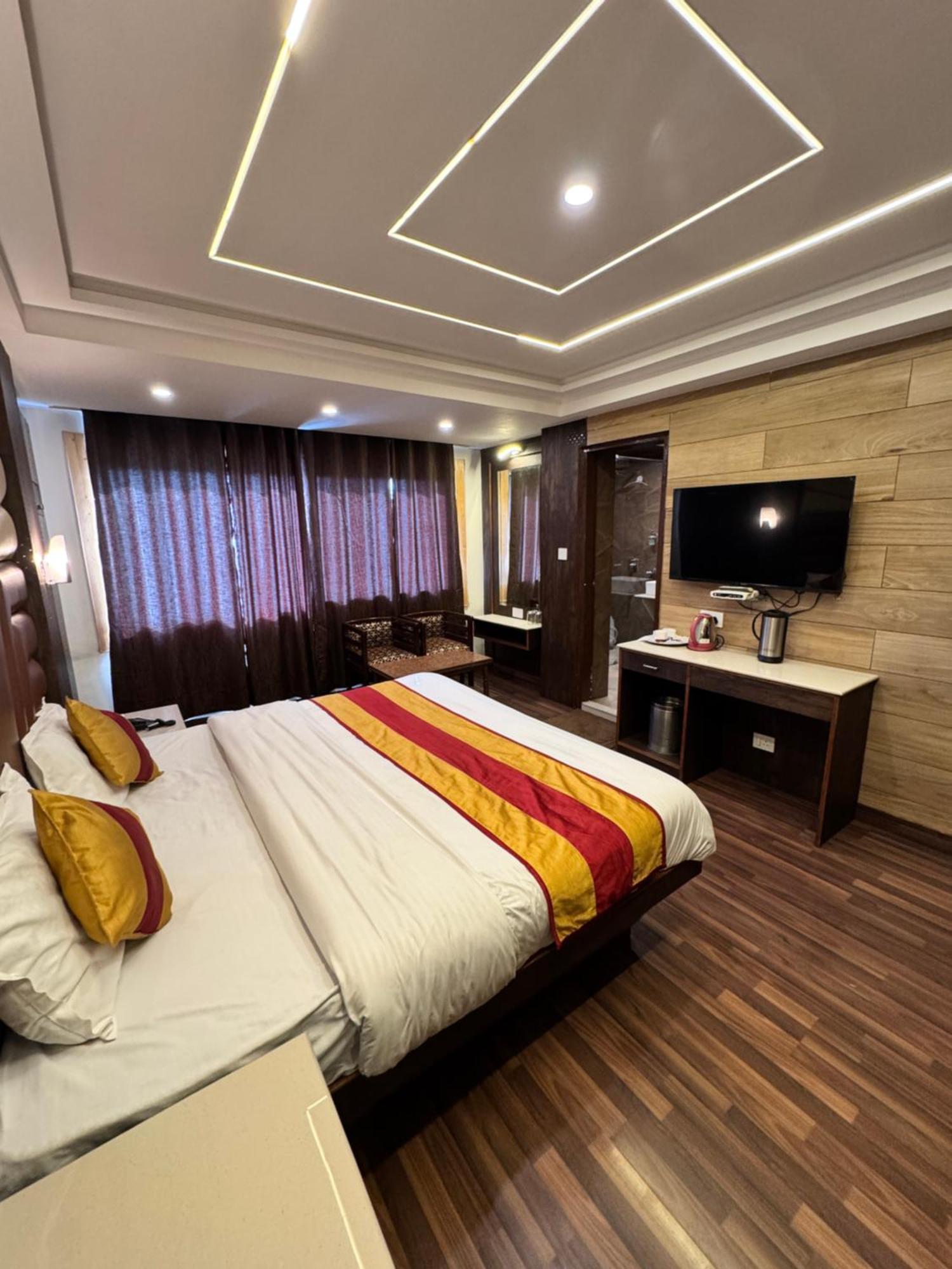 Victory Hotel And Restaurant By Gs Hospitality Shimla Eksteriør billede