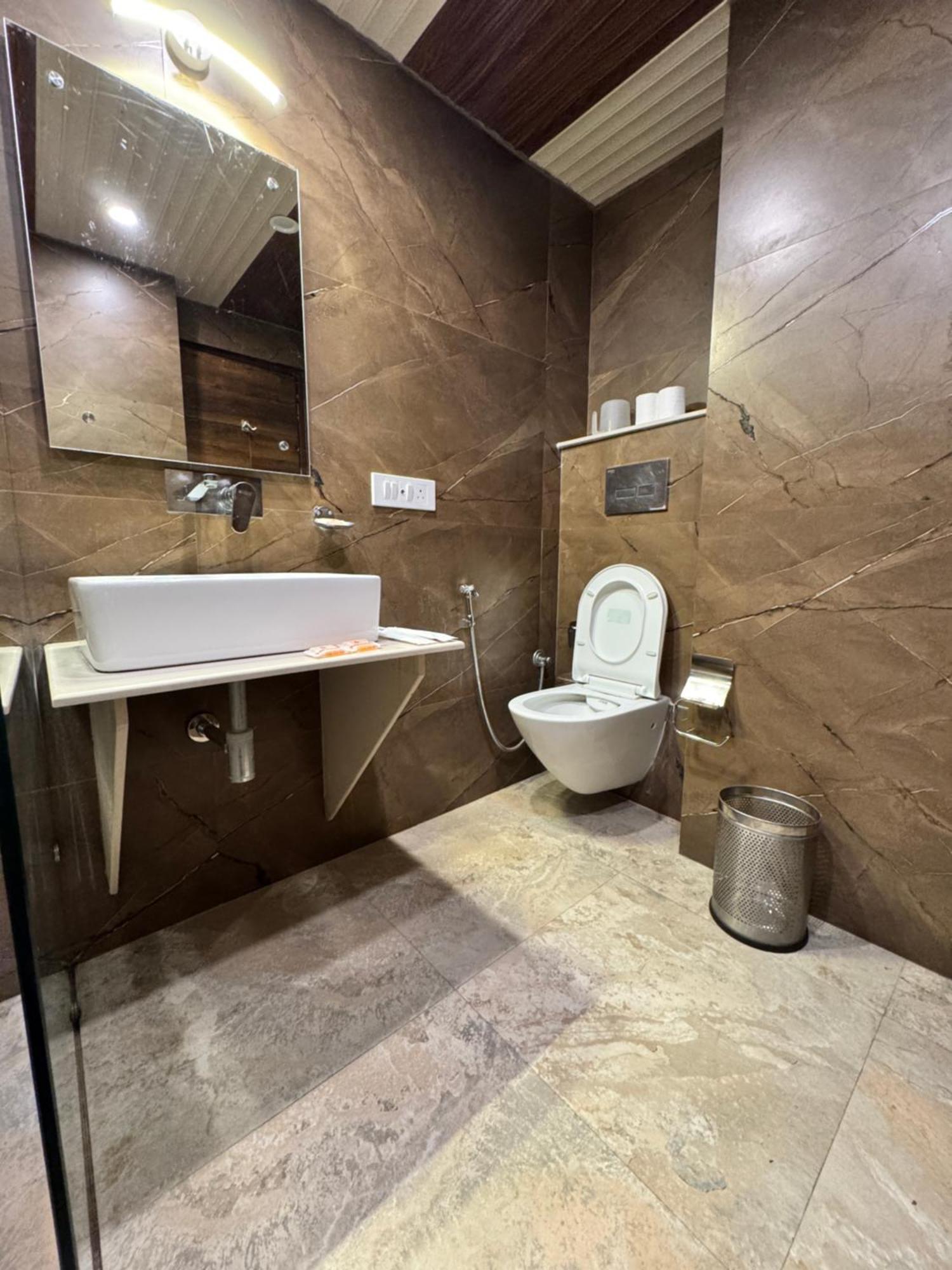 Victory Hotel And Restaurant By Gs Hospitality Shimla Eksteriør billede