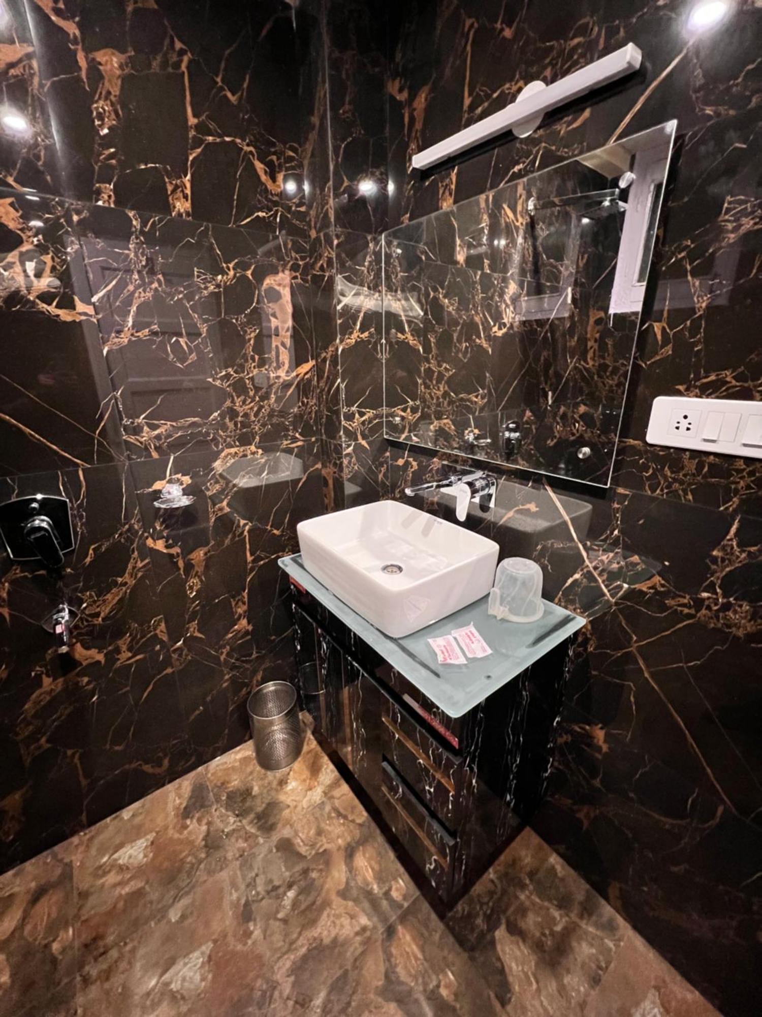 Victory Hotel And Restaurant By Gs Hospitality Shimla Eksteriør billede